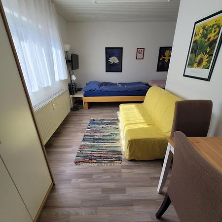 Messezimmer am Thewissenweg Düsseldorf Exterior foto