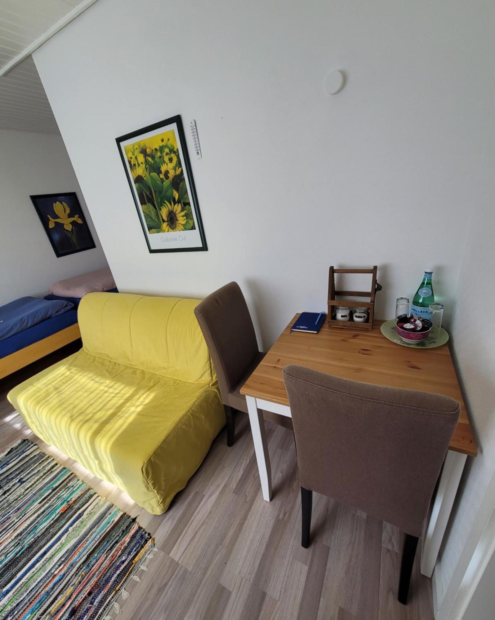Messezimmer am Thewissenweg Düsseldorf Exterior foto