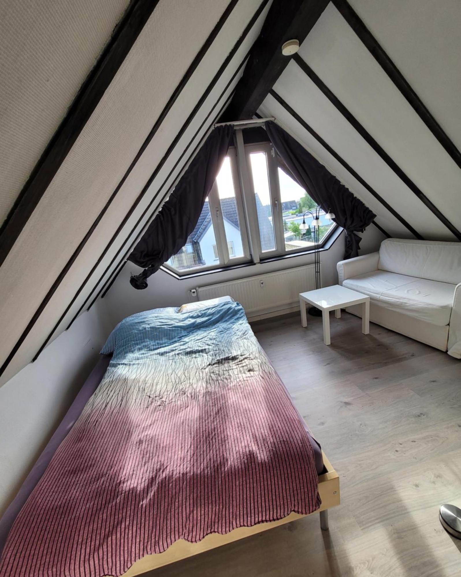 Messezimmer am Thewissenweg Düsseldorf Exterior foto