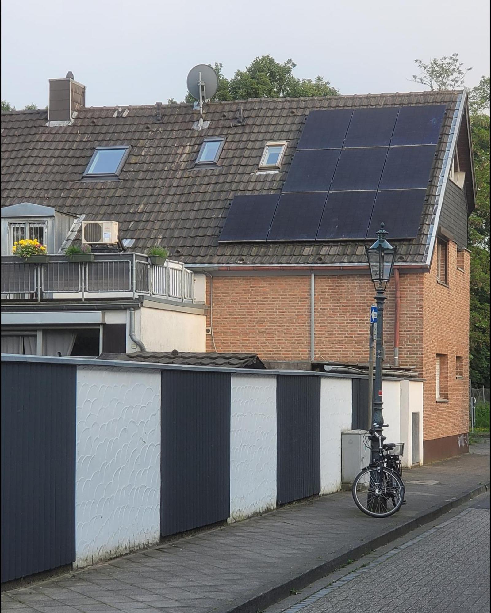 Messezimmer am Thewissenweg Düsseldorf Exterior foto