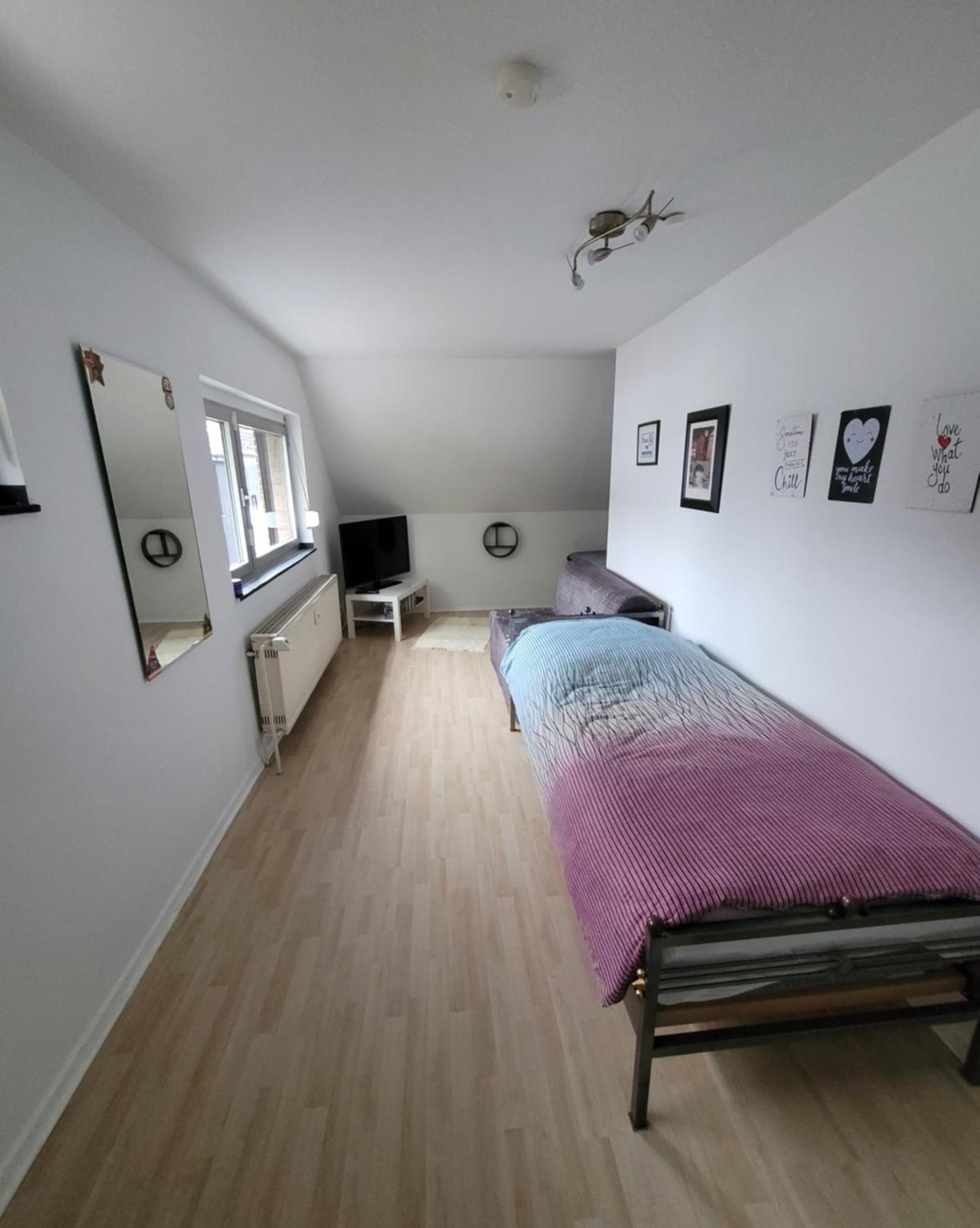 Messezimmer am Thewissenweg Düsseldorf Zimmer foto